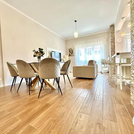 - Poseidone House * Lido di Ostia